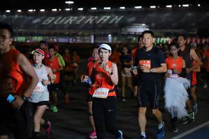 BIB: 094, 245, 23093
                            <button type="button" onclick="openModal(11463548)" class="btn btn-primary btn-sm float-right btn-popup" data-toggle="modal" data-target=".modal-high-quality">
                        <i class="fas fa-shopping-cart"></i> Add to Cart
                    </button>
                                            <button type="button" onclick="isThisMe(11463548, true)" class="btn btn-success btn-sm float-right btn-popup btn-isme hidden" data-toggle="tooltip" data-placement="bottom" title="นี่คือรูปของคุณใช่ไหม คลิกที่นี่เพื่อเอาเข้าอัลบั้ม">
                        <i class="fas fa-plus"></i> Add to album
                    </button>
                    <button type="button" onclick="isThisMe(11463548, false)" class="btn btn-warning btn-sm float-right btn-popup btn-isnotme hidden">
                        <i class="fas fa-ban"></i> Remove from album
                    </button>